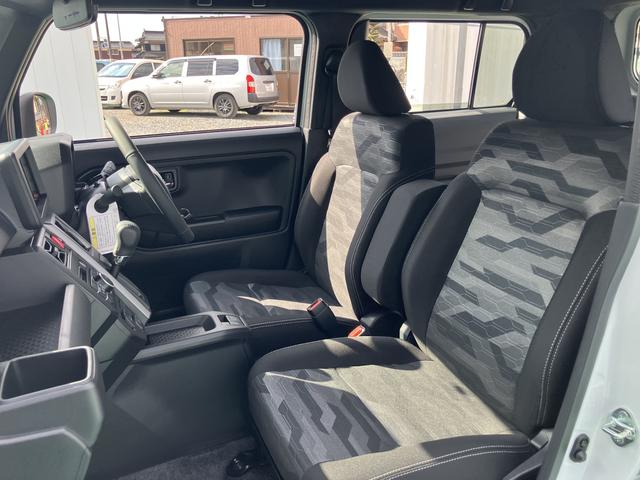 タフトＧ　ダーククロムベンチャーＡＷ　サンル−フ　スマートキー＆プッシュスタート　キーフリーシステム　ＡＢＳ　エアバック（山口県）の中古車