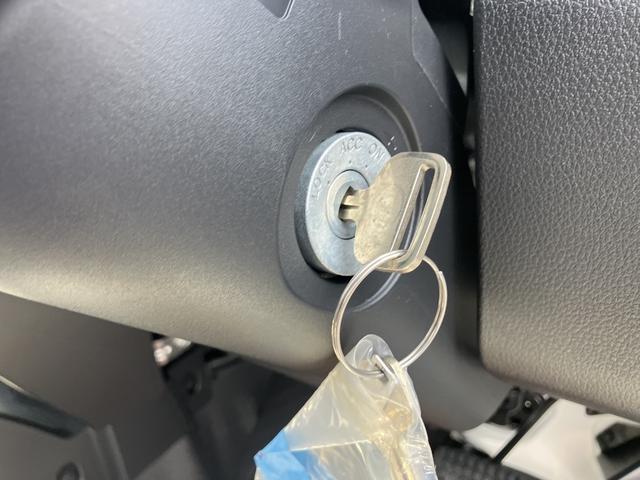 ハイゼットトラックスタンダードシングルエアバッグ エアコン付 パワステ ABS 4wd(山口県)の中古車