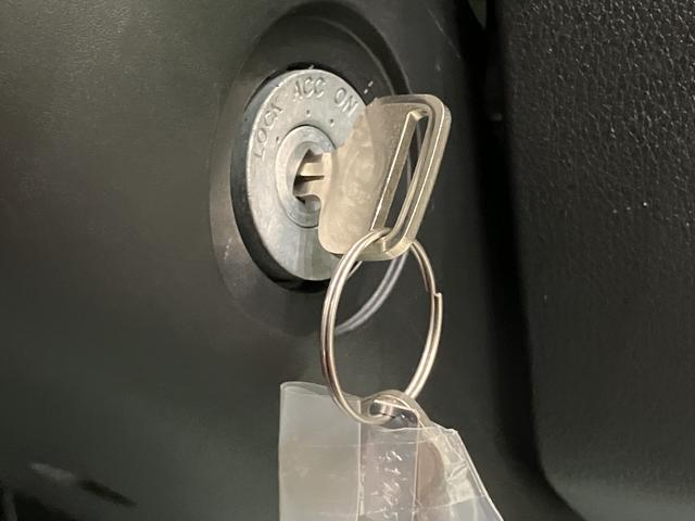 ハイゼットトラックスタンダードシングルエアバッグ　エアコン付　パワステ　ＡＢＳ　４ｗｄ（山口県）の中古車