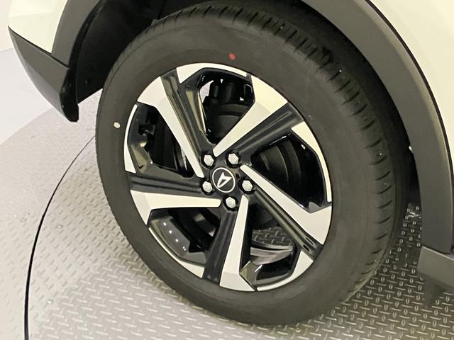 ロッキープレミアムＧ　ＨＥＶキーレスエントリー　スマートキー　アルミホイール　ＡＢＳ　エアバック　追従型クルコン　車線逸脱防止　Ａストップ　盗難防止装置　オートＬＥＤ　電動格納式ドアミラー　衝突安全ボディ　ＬＥＤ　Ｓヒーター（山口県）の中古車