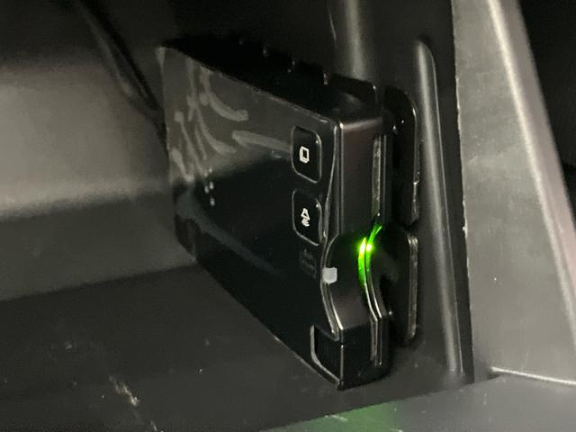 ムーヴカスタム　Ｘリミテッドスマ−トキ−　エアバック　安全ボディ　ナビ＆ＴＶ　キーレスエントリー　セキュリティーアラーム　電格ミラー　助手席エアバッグ　アルミ　禁煙車　オートライト　ＡＢＳ　ＳＤナビ　整備記録簿　Ａストップ（山口県）の中古車