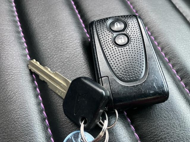 ムーヴカスタム　Ｘリミテッドスマ−トキ−　エアバック　安全ボディ　ナビ＆ＴＶ　キーレスエントリー　セキュリティーアラーム　電格ミラー　助手席エアバッグ　アルミ　禁煙車　オートライト　ＡＢＳ　ＳＤナビ　整備記録簿　Ａストップ（山口県）の中古車