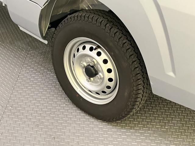 ハイゼットトラックスタンダードラジオ　５ＭＴ　切替４ＷＤ　誤発進抑制　パワステ付　マニュアルエアコン　車線逸脱警報　エコアイドル　運転席エアバッグ　オートライト　オートハイビーム　ＡＢＳ（山口県）の中古車