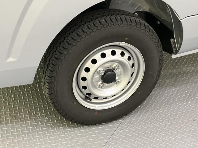 ハイゼットトラックスタンダードラジオ　５ＭＴ　切替４ＷＤ　誤発進抑制　パワステ付　マニュアルエアコン　車線逸脱警報　エコアイドル　運転席エアバッグ　オートライト　オートハイビーム　ＡＢＳ（山口県）の中古車