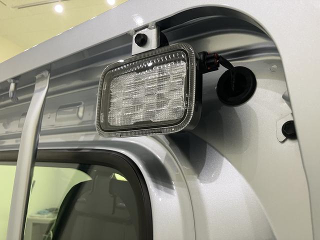ハイゼットトラックスタンダード　農用スペシャル荷台灯　ＡＣ　切り替え４ＷＤ　エアバック　パワーステアリング　レーンキープアシスト　オートハイビーム　衝突被害軽減システム　ＡＢＳ　ラジオ（山口県）の中古車