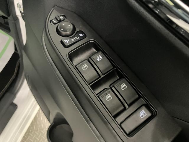 タントカスタムＲＳアイドリンストップ　踏み間違い防止装置　電格ミラー　両パワースライドドア　車線逸脱警報　シートヒータ　ターボ付　ＬＥＤヘットライト　スマートキー　オートライト　オートＬＥＤ　キーフリーシステム　ＡＢＳ（山口県）の中古車