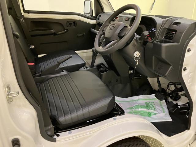 ハイゼットトラックスタンダードラジオ　追突被害軽減ブレーキ　パワステ　エアコン　４ＷＤ　レーンキープ　オートライト　ＡＢＳ　ＳＲＳ（山口県）の中古車