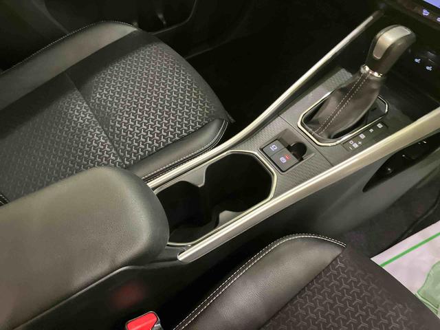 ロッキープレミアムG衝突回避支援システム レーンキープ シートヒータ 電動格納式ドアミラー 1オーナー車 アダプティブクルーズコントロール 禁煙 オートマチックハイビーム LEDヘッドランプ オートライト キーレス(山口県)の中古車