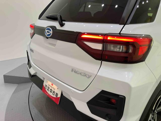ロッキープレミアムG HEV電格ドアミラー 衝突被害軽減装置 アダクティブクルーズ スマートキー&プッシュスタート LEDヘッドランプ 前席シートヒーター キーフリー 車線逸脱防止 オートハイビーム アルミホイール ABS(山口県)の中古車