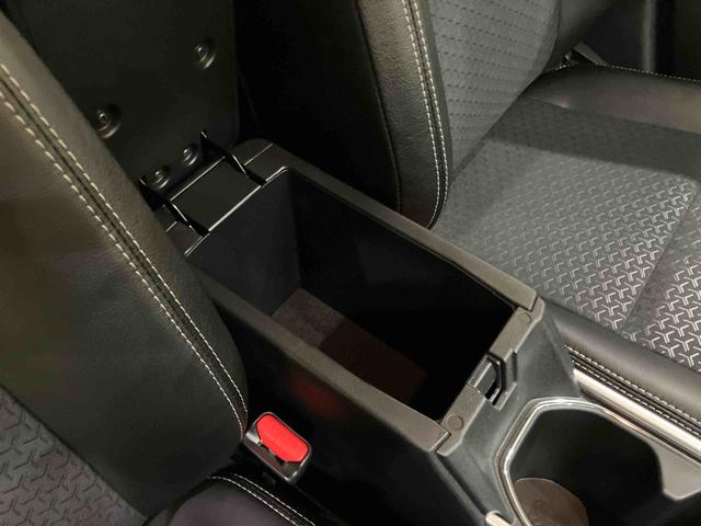 ロッキープレミアムG HEV電格ドアミラー 衝突被害軽減装置 アダクティブクルーズ スマートキー&プッシュスタート LEDヘッドランプ 前席シートヒーター キーフリー 車線逸脱防止 オートハイビーム アルミホイール ABS(山口県)の中古車