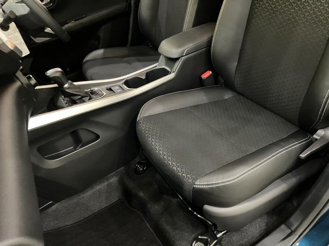 ロッキープレミアムG HEV電格ドアミラー 衝突被害軽減装置 アダクティブクルーズ スマートキー&プッシュスタート USB LEDヘッドランプ キーフリー アイドリングストップ 車線逸脱防止 オートハイビーム シートヒーター(山口県)の中古車