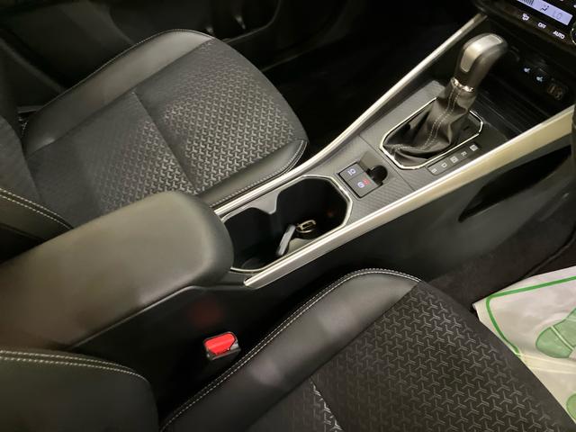ロッキープレミアムG HEV衝突軽減B 車線逸脱警報システム 電動格納ドアミラー レーダークルコン Aストップ LEDヘッドライト キーフリーシステム スマートキー アルミホイール シートヒーター オートLED エアバッグ(山口県)の中古車