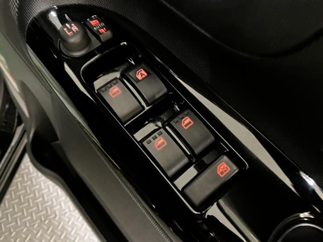 ムーヴキャンバスGブラックインテリアリミテッド SAIII衝突軽減装置 アラウンドビューモニター 車線逸脱警報装置 電動格納ドアミラー LEDヘッドライト オートマチックハイビーム キーフリー スマートキー オートライト ワンオーナー ABS エアバック(山口県)の中古車