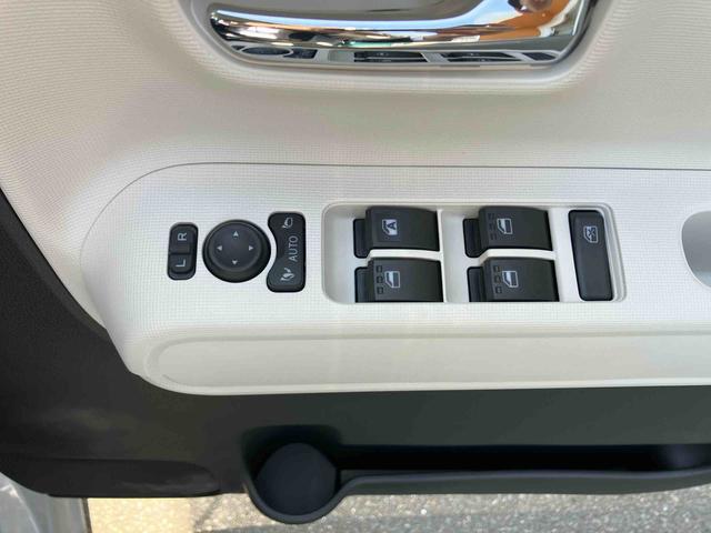ムーヴキャンバスストライプスＧ　バックカメラ　シートヒーター盗難防止　衝突安全ボディ　衝突被害軽減装置　前席シートヒーター　オートライト　オートＬＥＤ　ＬＥＤライト　スマートキー・プッシュスタート　アイドリングＳ　左右オートスライドドア　キーフリーキー（山口県）の中古車