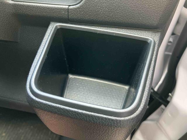 ハイゼットカーゴクルーズ　バックカメラ　２ＷＤ衝突被害軽減装置　助手席エアバッグ　運転席エアバッグ　横滑防止　禁煙車　盗難防止システム　ＡＢＳ　安全ボディ　両側スライド　オートライト　ハイビームアシスト　レーンキープアシスト　Ｂカメ（山口県）の中古車