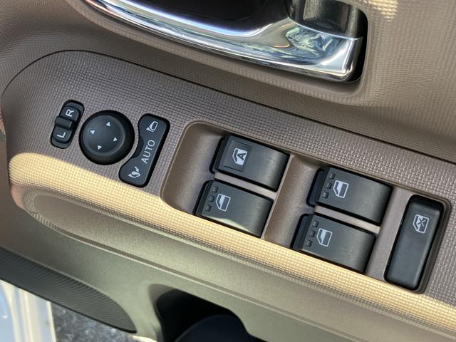 ムーヴキャンバスセオリーＧ　パノラマモニター　シートヒーター誤発進抑制装置　ＬＥＤランプ　パノラマモニター　シートヒーター　衝突安全ボディ　バックカメラ　オートライト　ベンチシート　盗難防止装置　オートハイビーム　ＥＣＯアイドル（山口県）の中古車
