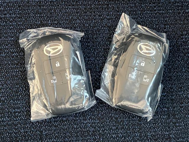 ムーヴキャンバスセオリーＧ　パノラマモニター　シートヒーター誤発進抑制装置　ＬＥＤランプ　パノラマモニター　シートヒーター　衝突安全ボディ　バックカメラ　オートライト　ベンチシート　盗難防止装置　オートハイビーム　ＥＣＯアイドル（山口県）の中古車