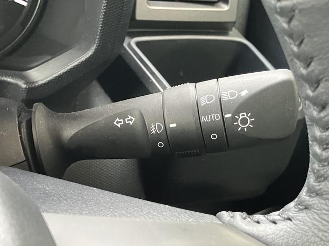 タフトＧ　ダーククロムベンチャー　シートヒーター　バックカメラガラスルーフ　衝突安全ボディ　シートヒーター付き　盗難防止システム　キーフリー　オートライト　誤発進抑制装置　ＬＥＤライト　レーンキープアシスト　リアカメラ　記録簿　アルミ　コーナーソナー　禁煙車（山口県）の中古車