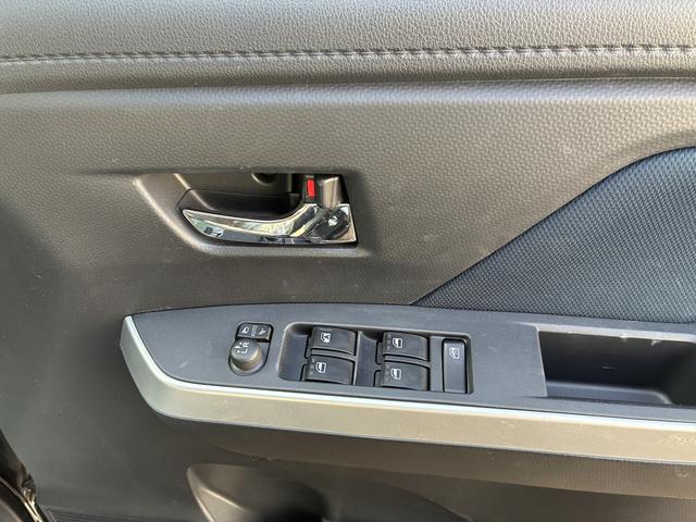 ルーミーカスタムＧインパネシフト　プッシュスタートスイッチ　電子カードキー　電動パーキングブレーキ　カーナビ　バックモニター　アルミホイール　ＡＢＳ　両側スライドドア（鹿児島県）の中古車