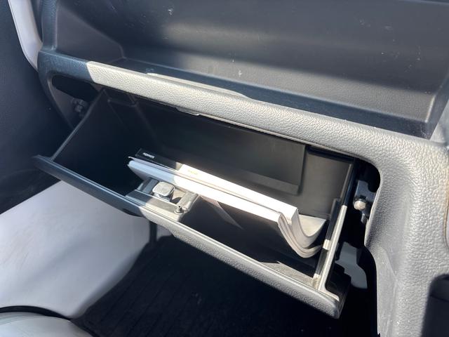 ミニキャブトラックみのり5速MT車 4WD車 エアコン パワステ CDプレーヤー(鹿児島県)の中古車