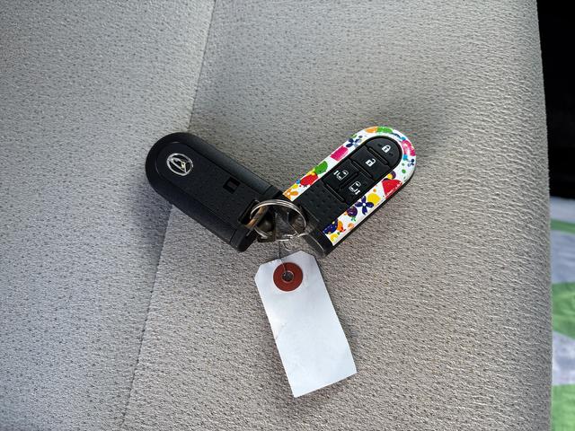 ムーヴキャンバスＸメイクアップリミテッド　ＳＡIIIインパネシフト　プッシュスタートスイッチ　電子カードキー　カーナビ　左右パワースライドドア　衝突被害軽減システム　ＡＢＳ（鹿児島県）の中古車