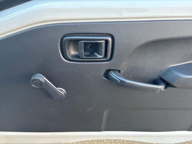 ハイゼットトラックスタンダード5MT車 切替式4WD 誤発進抑制機能 車線逸脱警報 パワステ エアバッグ オートマチックハイビーム ABS エアコン付き(鹿児島県)の中古車