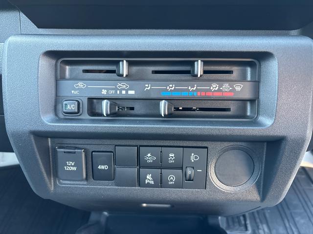 ハイゼットトラックスタンダード5MT車 切替式4WD 誤発進抑制機能 車線逸脱警報 パワステ エアバッグ オートマチックハイビーム ABS エアコン付き(鹿児島県)の中古車