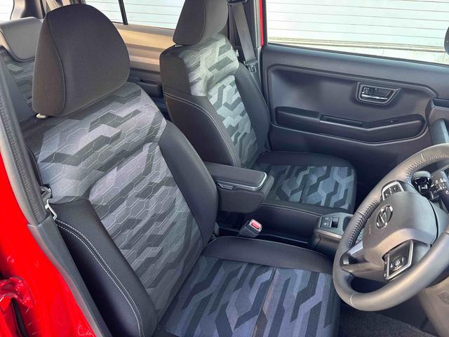 タフトＧ　ダーククロムベンチャーインパネシフト　プッシュスタートスイッチ　電子カードキー　電動パーキングブレーキ　カーナビ　バックモニター　サンル−フ　被害軽減ブレーキ　車線逸脱警報装置　ＡＢＳ　アルミホイール　ＡＴハイビーム（鹿児島県）の中古車