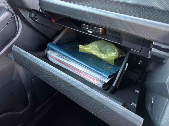 タフトＧ　ダーククロムベンチャーインパネシフト　プッシュスタートスイッチ　電子カードキー　電動パーキングブレーキ　カーナビ　バックモニター　サンル−フ　被害軽減ブレーキ　車線逸脱警報装置　ＡＢＳ　アルミホイール　ＡＴハイビーム（鹿児島県）の中古車