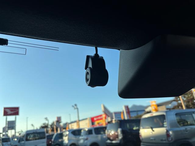 タフトＧ　ダーククロムベンチャーインパネシフト　プッシュスタートスイッチ　電子カードキー　電動パーキングブレーキ　カーナビ　バックモニター　サンル−フ　被害軽減ブレーキ　車線逸脱警報装置　ＡＢＳ　アルミホイール　ＡＴハイビーム（鹿児島県）の中古車