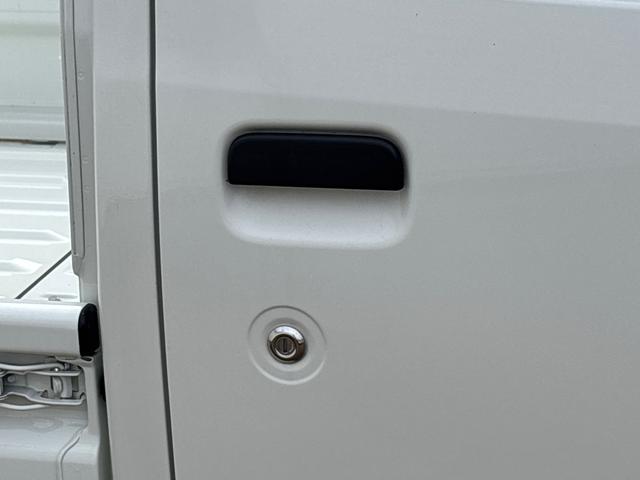 ハイゼットトラックスタンダード５ＭＴ車　４ＷＤ車　エアバッグ　エアコン付　パワステ（鹿児島県）の中古車