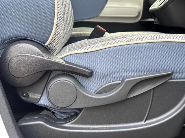 ムーヴキャンバスストライプスＧインパネシフト　プッシュスタートスイッチ　電子カードキー　電動パーキングブレーキ　カーナビ　両側電動スライドドア　衝突被害軽減　車線逸脱　オートハイビーム　ＡＢＳ（鹿児島県）の中古車