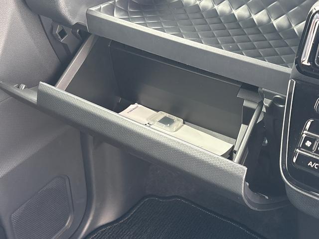 タントカスタムＲＳターボ車　インパネシフト　プッシュスタートスイッチ　電子カードキー　両側パワ−スライドドア　衝突被害軽減システム　ハイビームアシスト　シートヒーター　アルミホイール　ＡＢＳ　フォグランプ（鹿児島県）の中古車