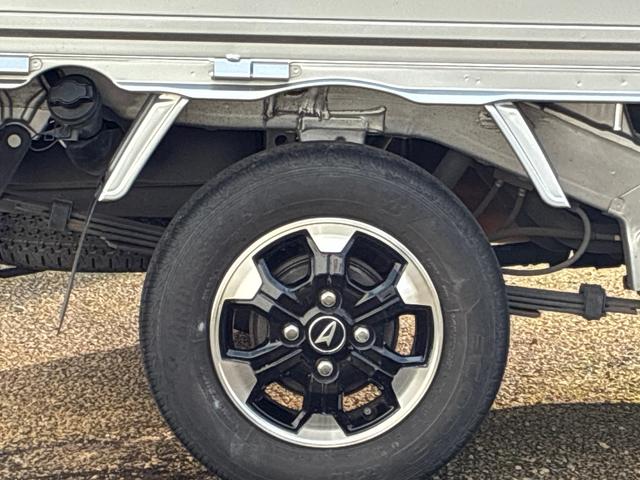 ハイゼットトラックＥＸＴ５ＭＴ車　ハイロー切替式４ＷＤ　デフロック　プッシュスタートスイッチ　電子カードキー　カーナビ　衝突回避支援ブレーキ　ＡＢＳ　アルミホイール（鹿児島県）の中古車