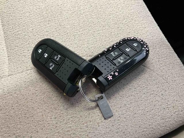 ムーヴキャンバスＧホワイトアクセントＶＳ　ＳＡIIIスマートアシスト搭載　パノラマモニター対応　後席両側電動スライドドア　オートエアコン　オートライト　キーフリー　アイドリングストップ　ＡＢＳ　電動ドアミラー（熊本県）の中古車