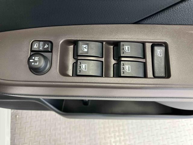 トールＧスマートアシスト搭載　後席両側電動スライドドア　パノラマモニター対応　オートエアコン　オートライト　キーフリー　アイドリングストップ　ＡＢＳ　電動ドアミラー（熊本県）の中古車