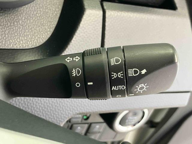 ルーミーカスタムＧ−Ｔスマートアシスト搭載　バックカメラ付き　後席両側電動スライドドア　オートエアコン　オートライト　キーフリー　アイドリングストップ　ＡＢＳ　電動ドアミラー（熊本県）の中古車