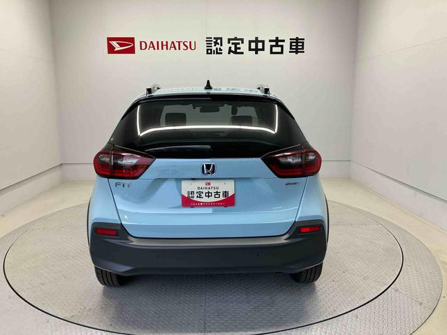 フィットｅ：ＨＥＶクロスターバックカメラ付き　オートエアコン　オートライト　キーフリー（熊本県）の中古車