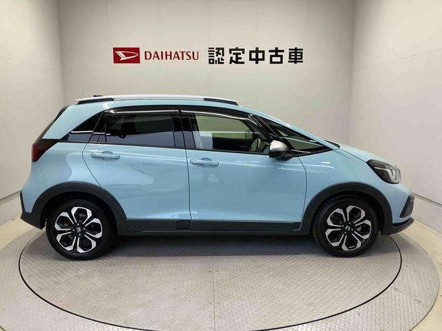 フィットｅ：ＨＥＶクロスターバックカメラ付き　オートエアコン　オートライト　キーフリー（熊本県）の中古車