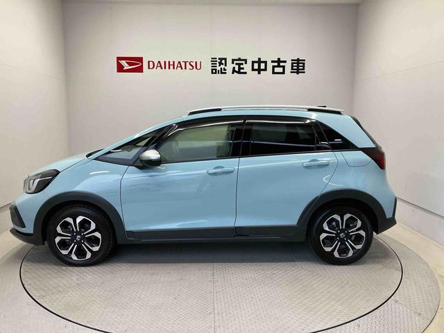 フィットｅ：ＨＥＶクロスターバックカメラ付き　オートエアコン　オートライト　キーフリー（熊本県）の中古車