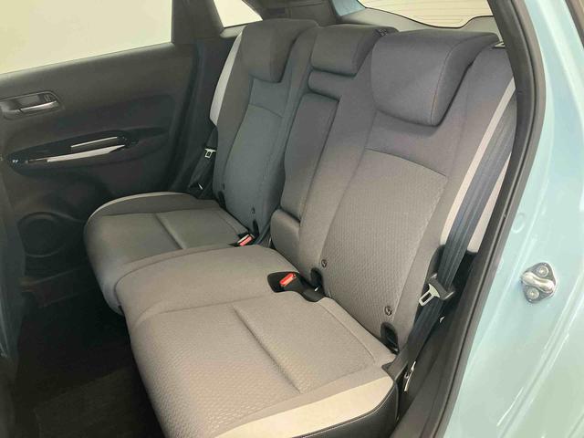 フィットｅ：ＨＥＶクロスターバックカメラ付き　オートエアコン　オートライト　キーフリー（熊本県）の中古車