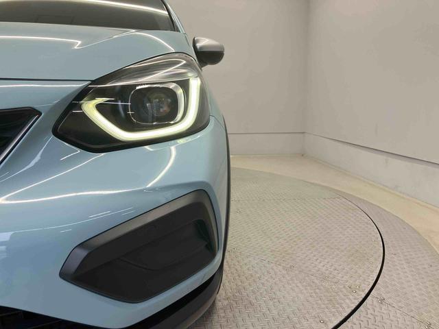 フィットｅ：ＨＥＶクロスターバックカメラ付き　オートエアコン　オートライト　キーフリー（熊本県）の中古車