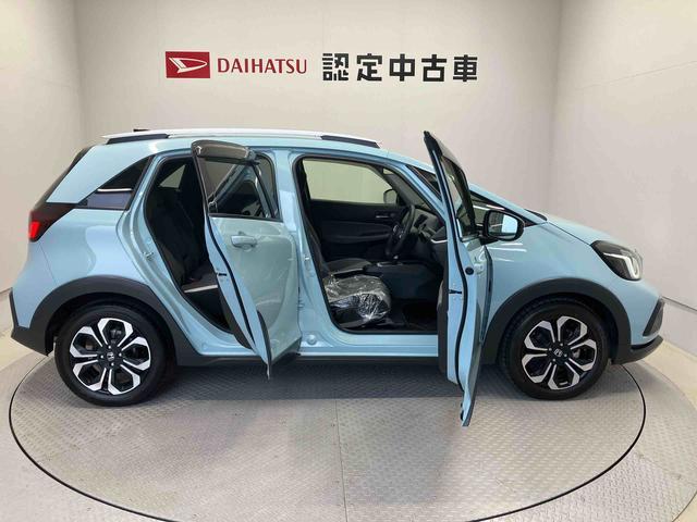 フィットｅ：ＨＥＶクロスターバックカメラ付き　オートエアコン　オートライト　キーフリー（熊本県）の中古車