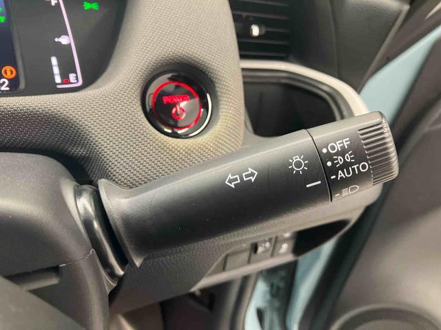 フィットｅ：ＨＥＶクロスターバックカメラ付き　オートエアコン　オートライト　キーフリー（熊本県）の中古車