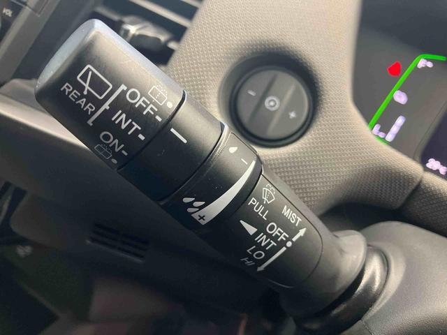 フィットｅ：ＨＥＶクロスターバックカメラ付き　オートエアコン　オートライト　キーフリー（熊本県）の中古車