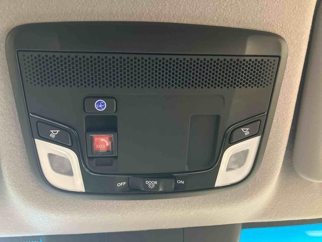 フィットｅ：ＨＥＶクロスターバックカメラ付き　オートエアコン　オートライト　キーフリー（熊本県）の中古車