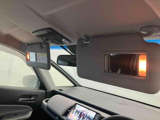 フィットｅ：ＨＥＶクロスターバックカメラ付き　オートエアコン　オートライト　キーフリー（熊本県）の中古車