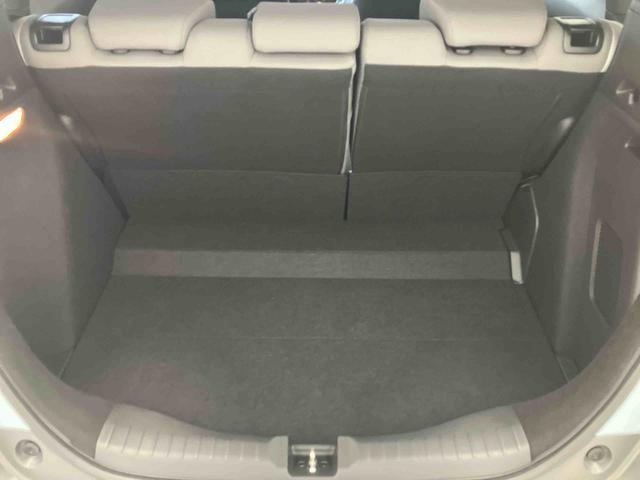 フィットｅ：ＨＥＶクロスターバックカメラ付き　オートエアコン　オートライト　キーフリー（熊本県）の中古車