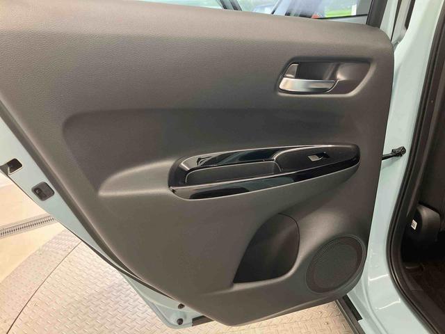 フィットｅ：ＨＥＶクロスターバックカメラ付き　オートエアコン　オートライト　キーフリー（熊本県）の中古車