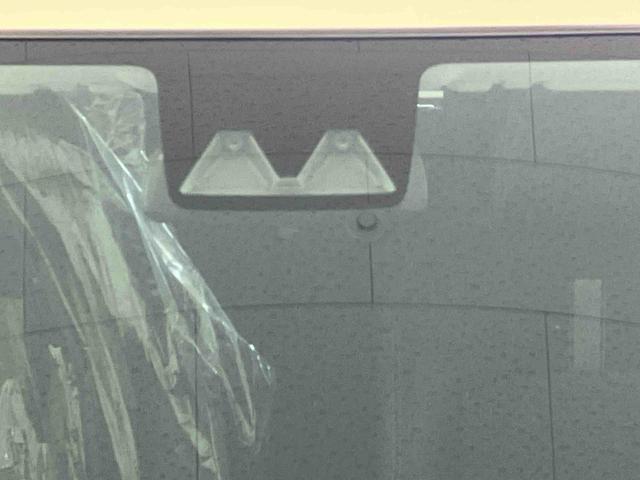 ロッキープレミアムＧスマートアシスト搭載　バックカメラ付き　オートエコアン　オートライト　キーフリー　アイドリングストップ　ＡＢＳ（熊本県）の中古車